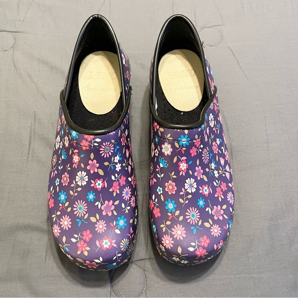 Vibrant Purple and Pink Floral Mules for Outdoor Comfort